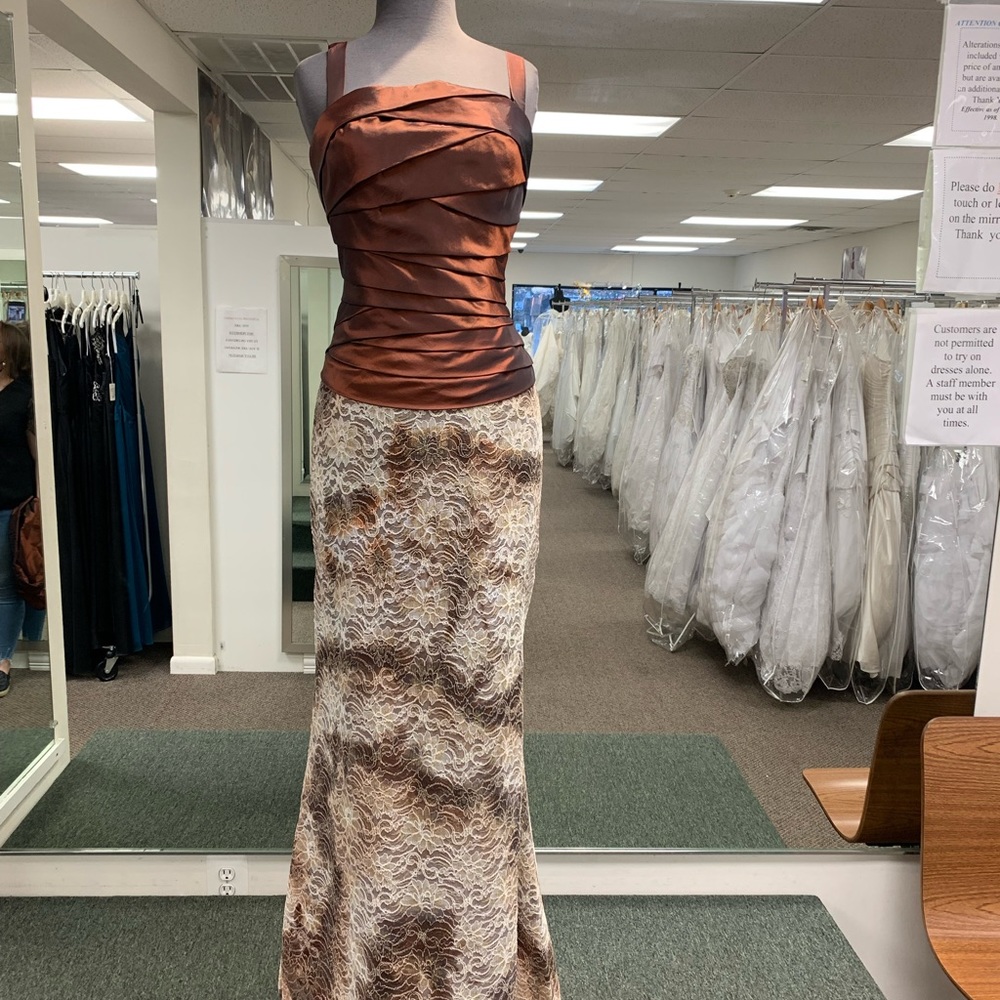Bella Formal Sample Gown - 566028